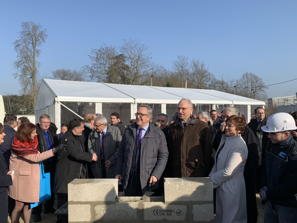 Aux côtés des équipes du <a href="/CHSF91/">CHSF</a>, de mes collègues élus et du <a href="/Prefet91/">Préfète de l'Essonne 🇫🇷</a> pour poser 1ère pierre du nouveau bâtiment qui accueillera en 2021 les 700 étudiants des 4 instituts de formation paramédicaux du CHSF. Un grand projet qui se concrétise grâce aux collectivités et à l’Etat.