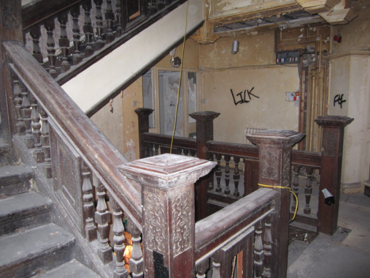 Anita_Chan_'s tweet photo. Some great before/after shots of our work at Grade II Listed #TheWhiteLionPub @BowkerSadler  @AndertonGables @THT_Homes @StockportMBC @CaseyCompanies #conservation #renovation #collaboration https://t.co/ssaZm4qt9F