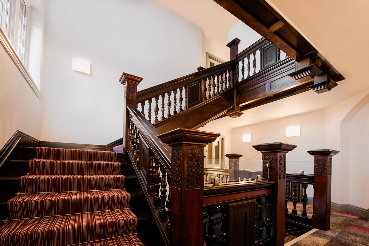 Anita_Chan_'s tweet photo. Some great before/after shots of our work at Grade II Listed #TheWhiteLionPub @BowkerSadler  @AndertonGables @THT_Homes @StockportMBC @CaseyCompanies #conservation #renovation #collaboration https://t.co/ssaZm4qt9F
