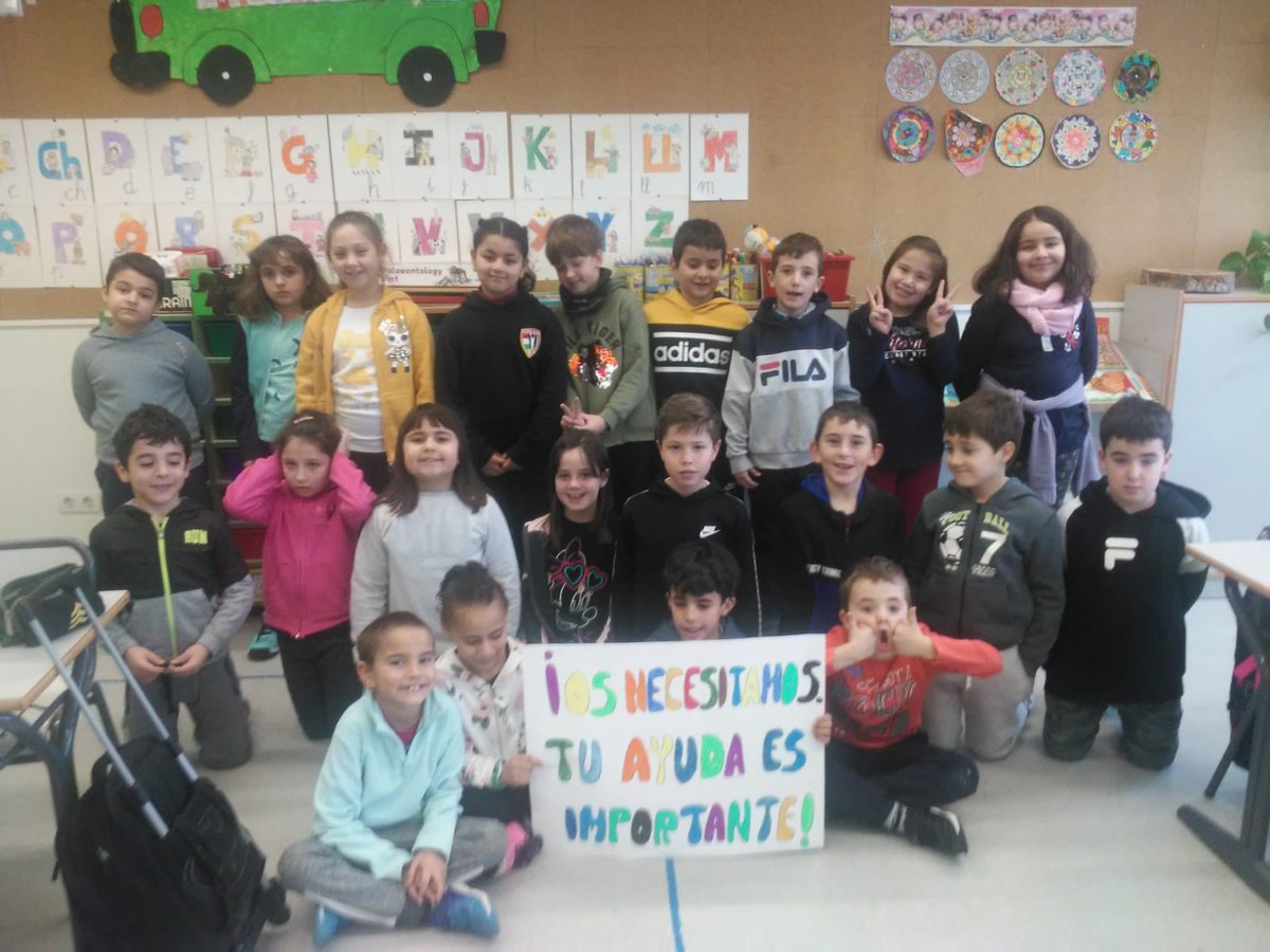 AvelinaCortazar's tweet photo. #preparandoelmercadillo #semana14
Esta semana los alumnos de @AvelinaCortazar hemos estado trabajando en un nuevo mercadillio solidario #venycolabora https://t.co/2gqcfiRkSh