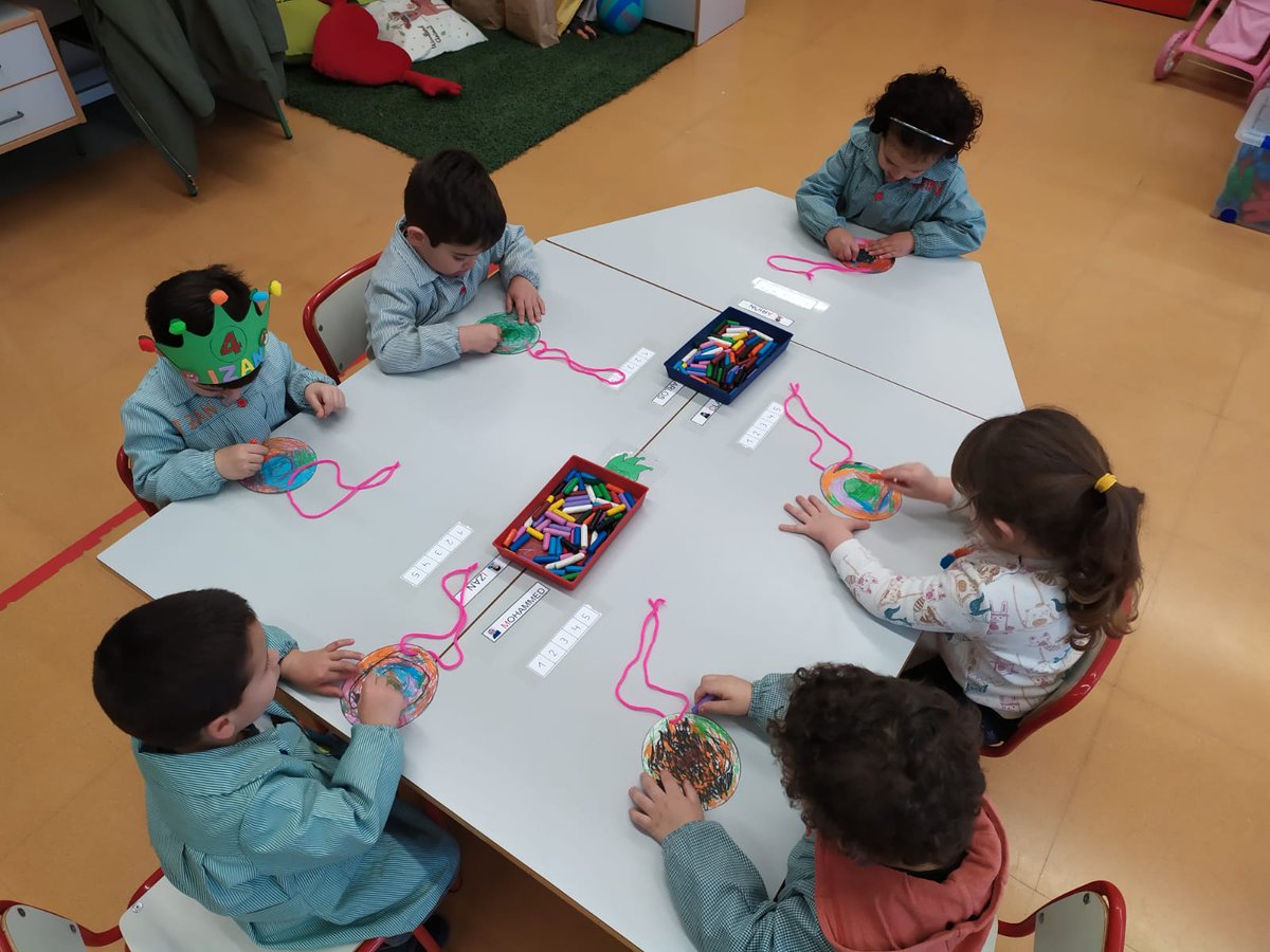 #preparandoelmercadillo #semana14
Esta semana los alumnos de <a href="/AvelinaCortazar/">C.E.I.P. "D.ª Avelina Cortázar"</a> hemos estado trabajando en un nuevo mercadillio solidario #venycolabora