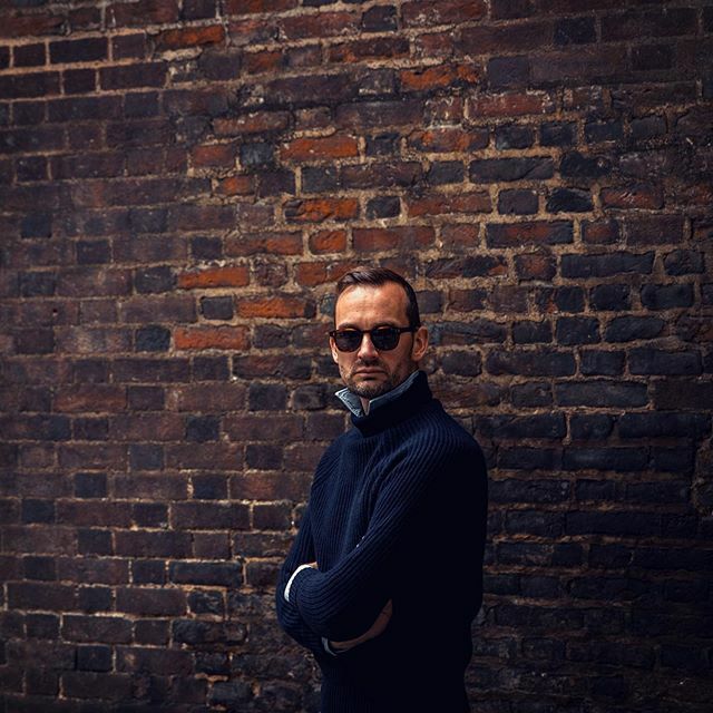 Arn_Sus's tweet photo. Looking straight ahead - and very much forward - towards the weekend!
.
.
#weekendvibes #weekendmood #turtlenecksweater #cashmeresweater #fellowmanclothing #vintagesunglasses #brickwall #moodygrams #mensclothing #madetolast https://t.co/1HQ6OV9RcL https://t.co/hK4wHy2Vis