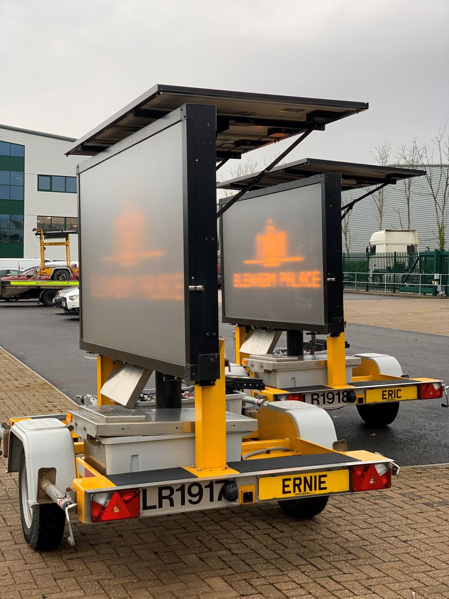 KellyBrosGroup's tweet photo. Last year Blenheim Palace hired our VMS as a trial. The signs proved so successful they decided to buy them. Blenheim have named them Eric and Ernie so we provided name plates for them! #KellyBros #MakingRoadsSafer #VMS #BleneimPalace #EricAndErnie #SolarSign https://t.co/pAfUEsBVkC