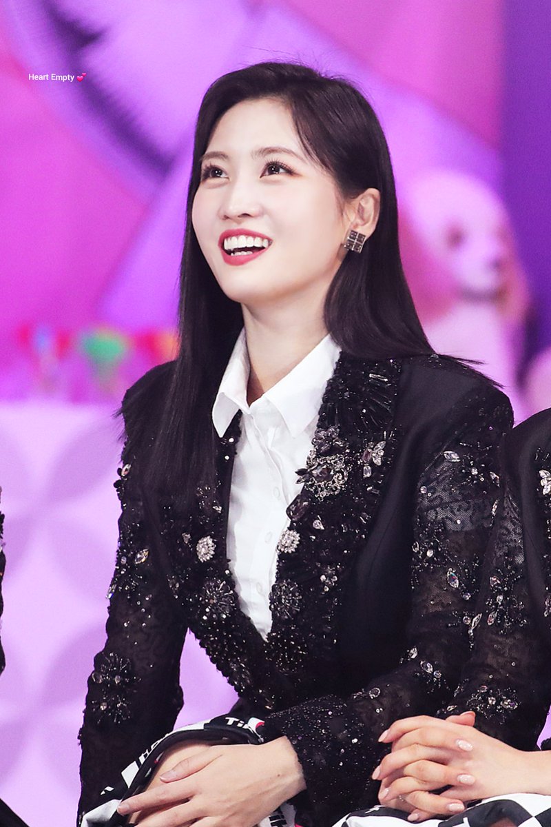 heartempty_mm's tweet photo. 200104 GDA D1 💕🍑

#TWICE #트와이스 #MOMO #모모 #モモ https://t.co/Y6YAJnOAqf