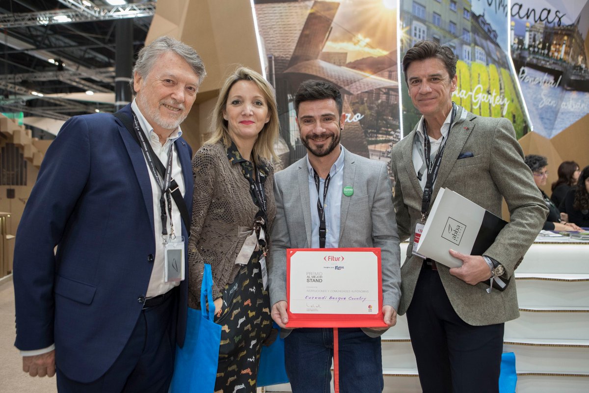 Basquetour_eus's tweet photo. ¡Premio al Mejor Stand de #FITUR2020! 👏🏅#Basquexperience #FITUR2020 #TurismoEuskadi #EuskadiTurismoa #FITUR https://t.co/MksR97wdNL