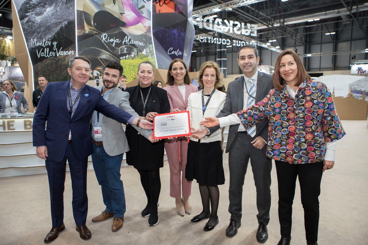 Basquetour_eus's tweet photo. ¡Premio al Mejor Stand de #FITUR2020! 👏🏅#Basquexperience #FITUR2020 #TurismoEuskadi #EuskadiTurismoa #FITUR https://t.co/MksR97wdNL