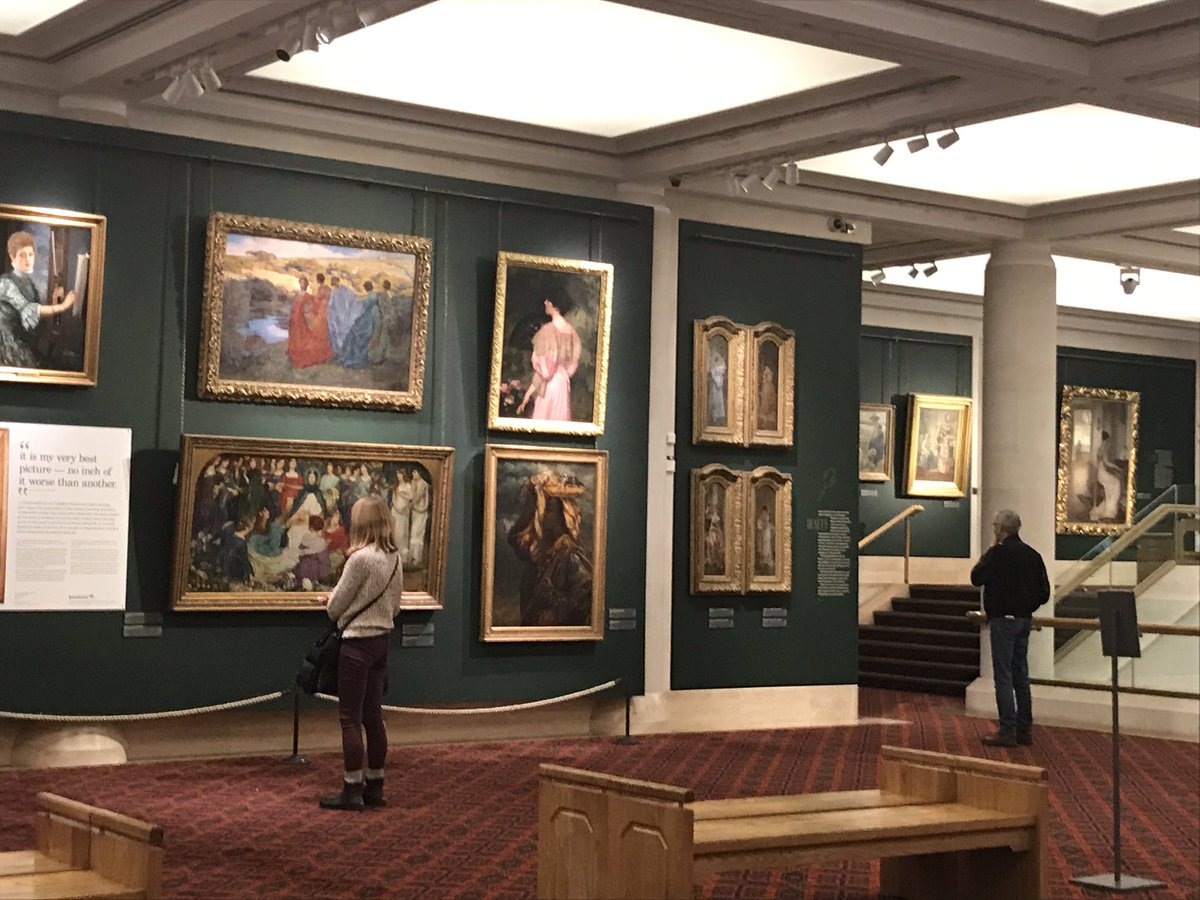 Students studying Pre-Raphaelites start hitting London galleries for our finalist fieldtrip <a href="/HistoryatHull/">History@Hull</a> First port of call <a href="/GuildhallArt/">Guildhall Art Gallery</a>