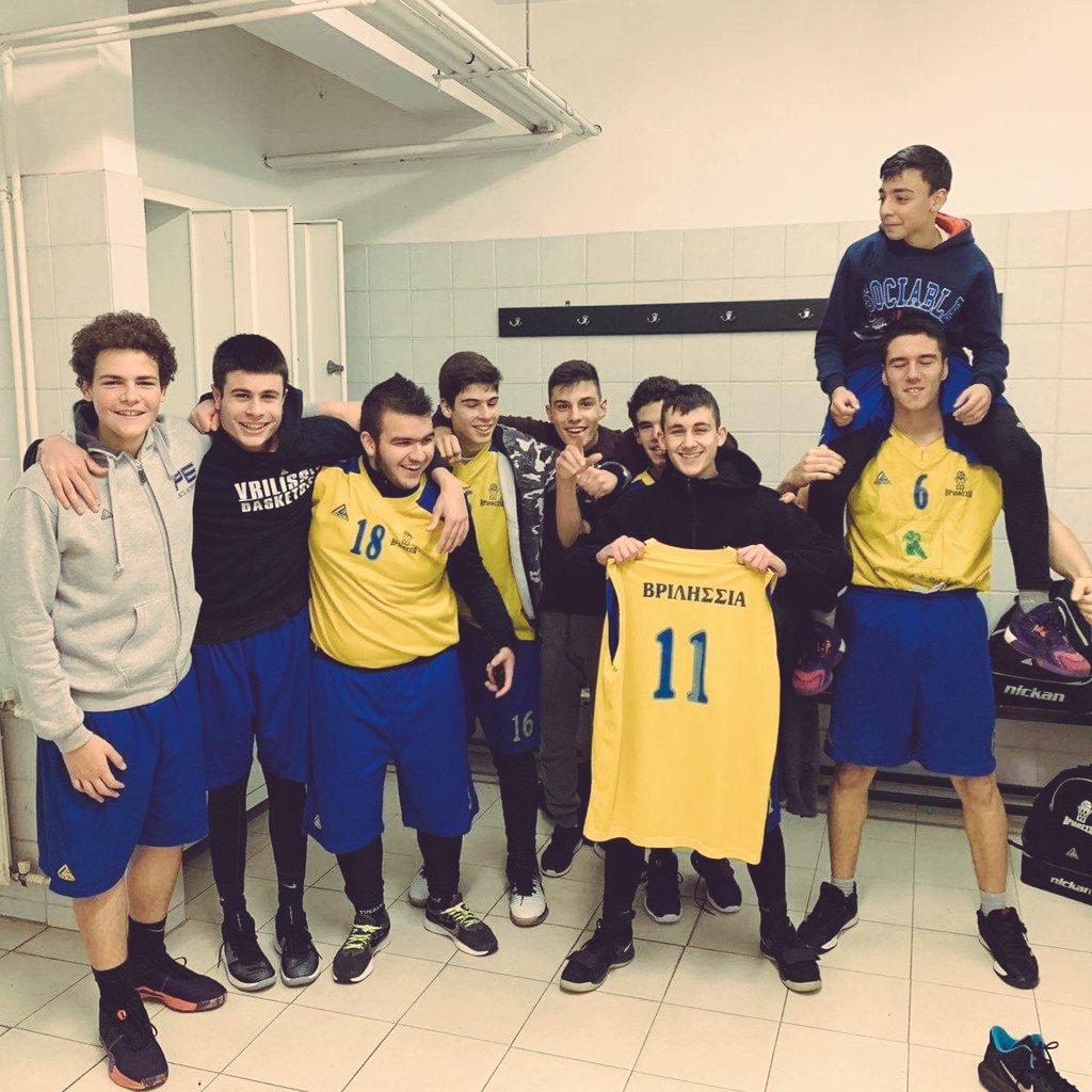 xxxpetraxion13's tweet photo. Here in Vril B.C. we are a family. I wanna wish a quick recovery to our point forward T.Vlamis. I am looking forward to seeing you again hit 'em up👊. Per my bandages and first aid kits https://t.co/RxvdipKQpc