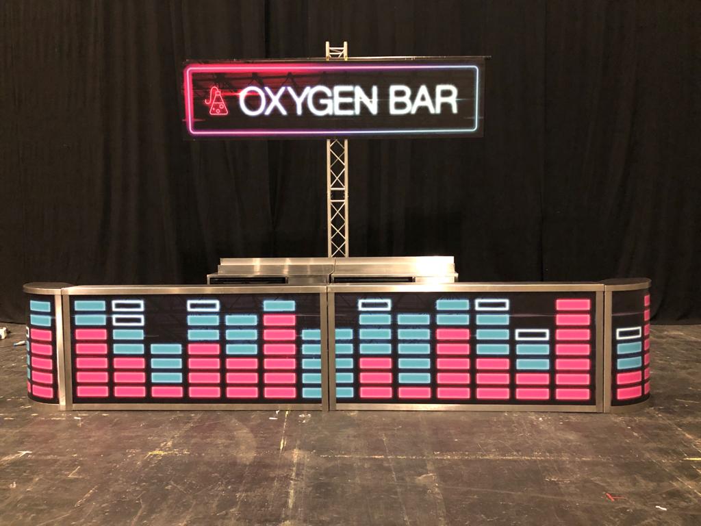 bars2you's tweet image. Looking for a little something different, why not go for a retro theme for your festival/event. e-mail us using hire@bars2you.co.uk for further information.

#bars2you #festivalbar #barhire #mobilebar #retrobar #ledbarhire