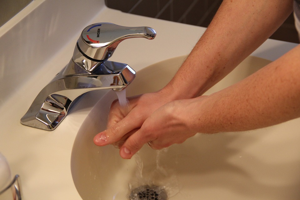 sara_safety's tweet photo. Why are people still not washing their hands enough? #InfectionControl  https://t.co/hrwftK9XNW https://t.co/PDhmntsEur
