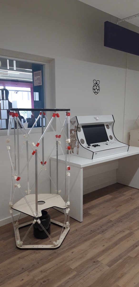 collspaces's tweet image. #RGCS2020 WOW!! Many thanks @makerslab_ @EMLYON for this ephemeral immersion in this collaborative space to train future managers to master engineers&apos;and designers&apos; languages, practices and tools. #commons #digitaltransformation #coding #3Dprinting #lasercutting #magicmirrors