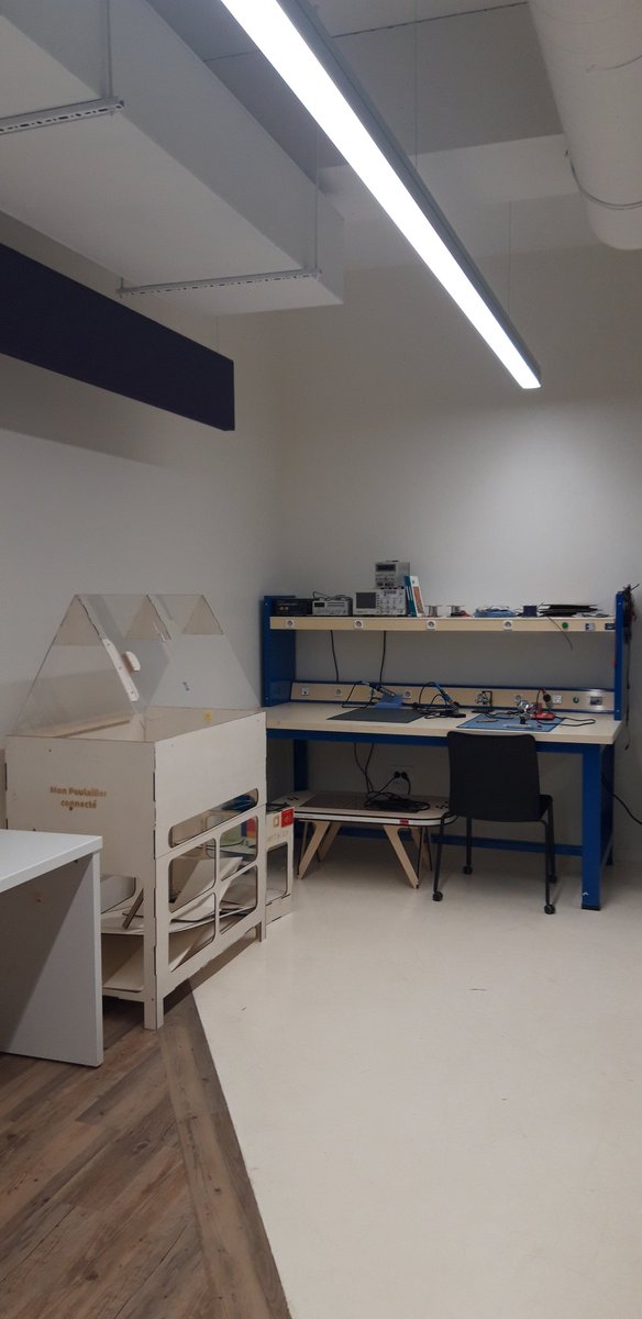 collspaces's tweet image. #RGCS2020 WOW!! Many thanks @makerslab_ @EMLYON for this ephemeral immersion in this collaborative space to train future managers to master engineers&apos;and designers&apos; languages, practices and tools. #commons #digitaltransformation #coding #3Dprinting #lasercutting #magicmirrors