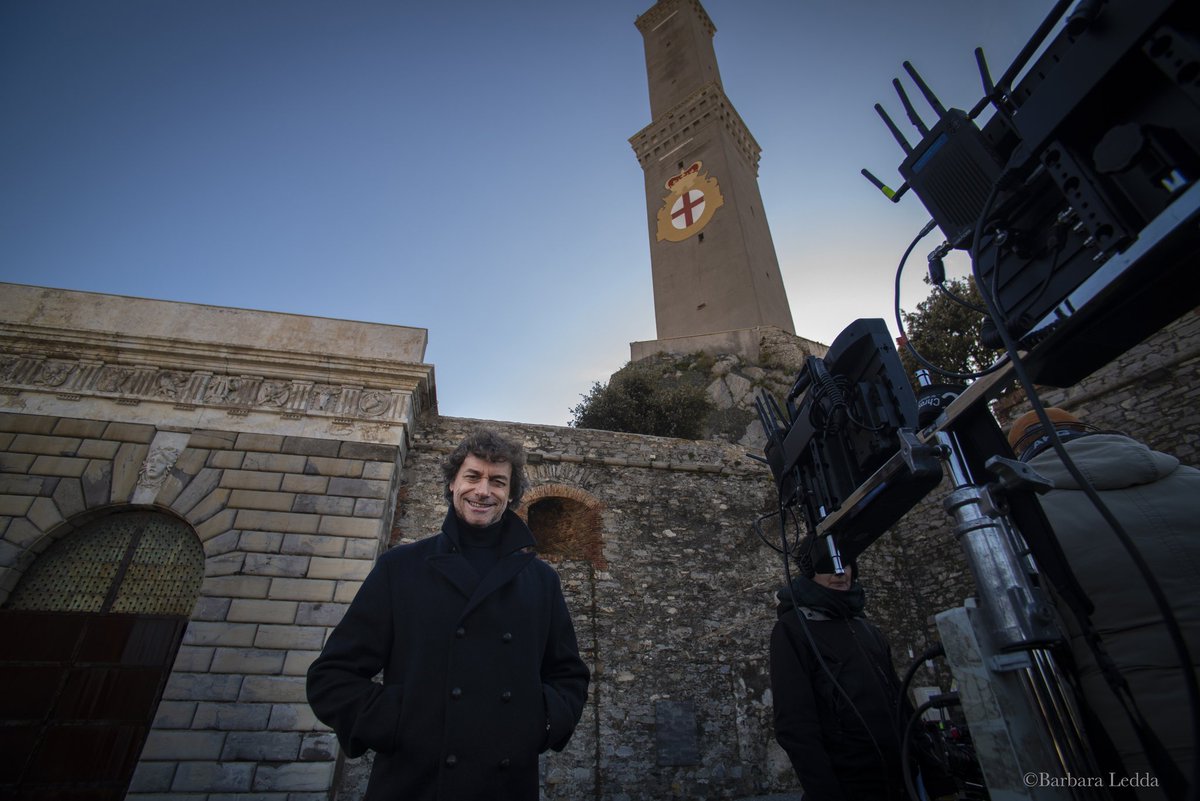 LanternaGenova's tweet photo. Il monumento simbolo di Genova è tra i protagonisti della quarta ed ultima puntata della Stagione di "Meraviglie. Tesori d'Italia" il programma di @albertoangela, in onda sabato 25 gennaio su RAI1 in prima serata! https://t.co/HnSjf6nWs6