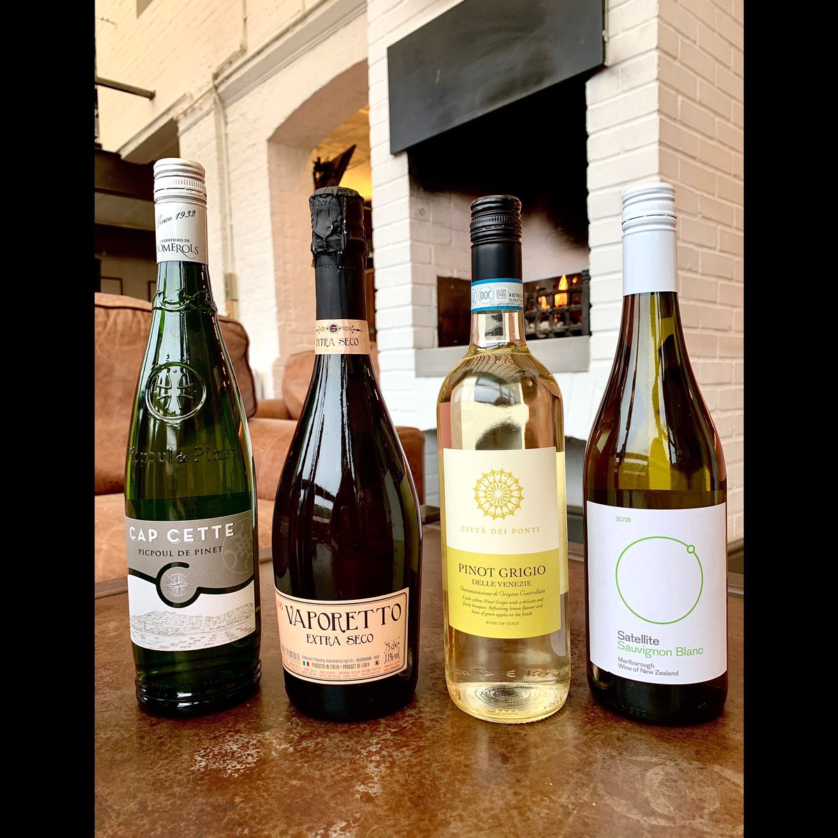 StudioKitchenN1's tweet photo. STOCK CLEARANCE! 50% off wine 🍷 , draft beer and bottled beer 🍺 at The Commissary! If you would like to take a bottle of wine home with you, we are licensed for off site sales!
.
Starting as of now - all prices are available at the bar! 
.
https://t.co/lONDn30JqC https://t.co/1W6owFHK7J