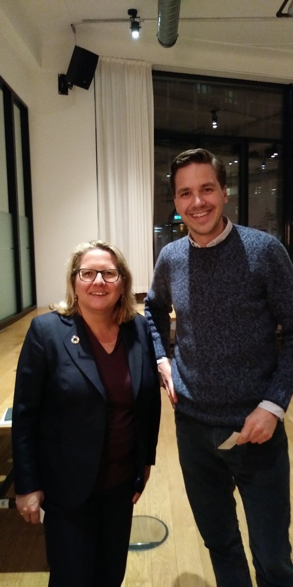 Mein Highlight dieser Woche bei <a href="/ResourcifyGmbH/">Resourcify</a> :
Das Gespräch meines Kollegen <a href="/FHeinricy/">Felix Heinricy</a>  mit unser #Umweltministerin <a href="/SvenjaSchulze68/">Svenja Schulze</a> zum Thema digitale #kreislaufwirtschaft bei uns im Mindspace.