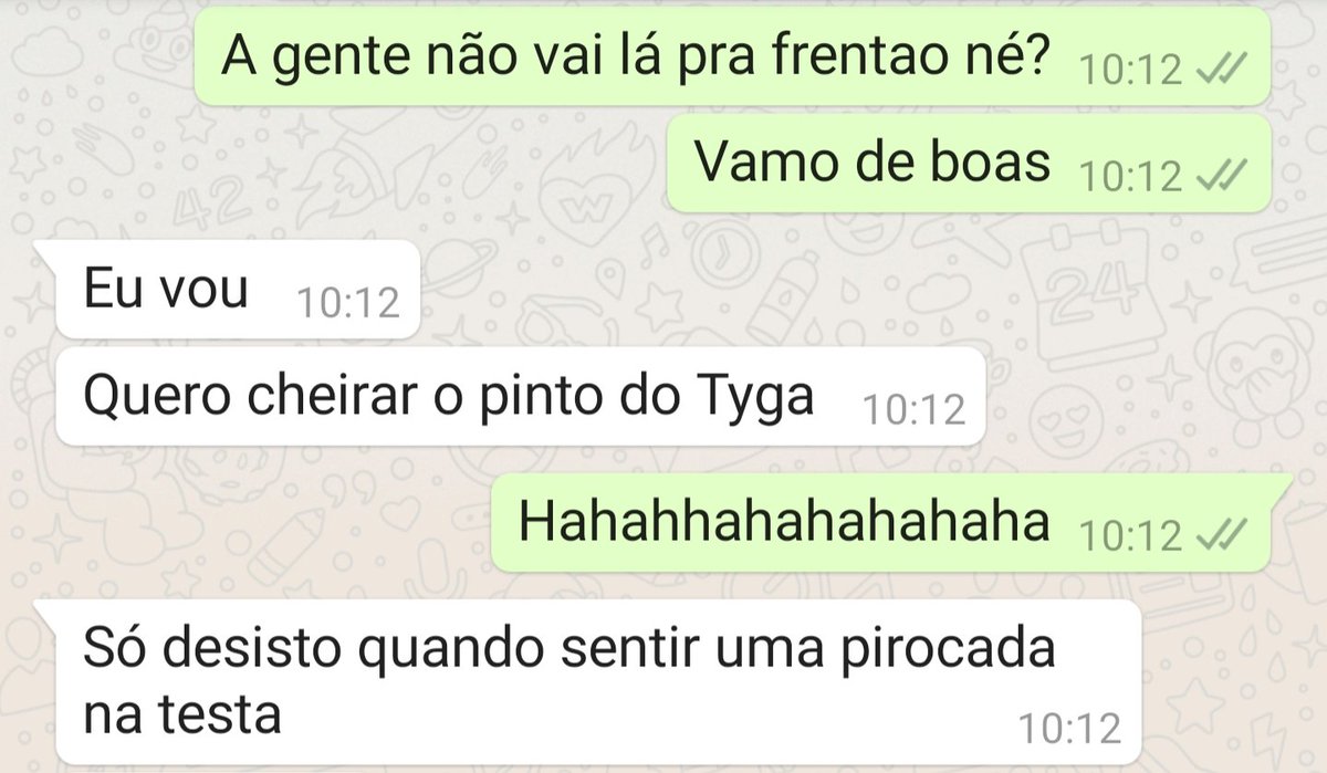 ginhocarvalho's tweet photo. Bom dia tomara que o tyga tome banho hoje antes do show https://t.co/CKIEbFPAlY