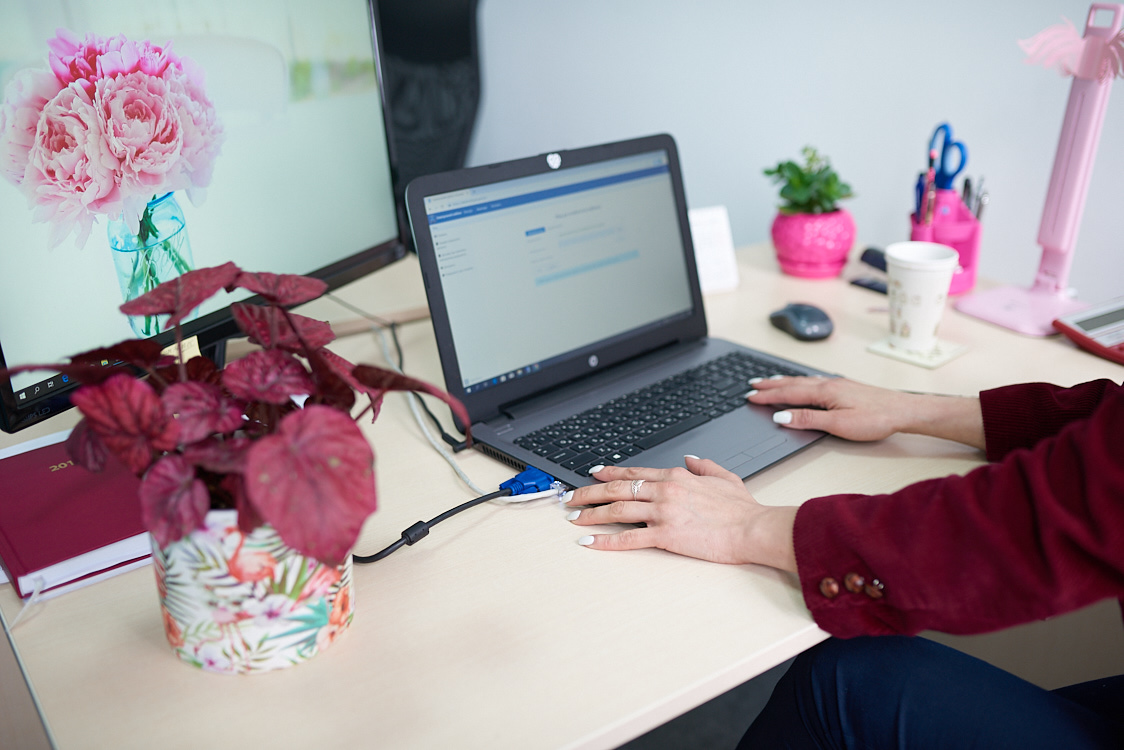 DevComCompany's tweet photo. Looks like phone's wallpaper? π€
It's our accountant working space! The office should be a place where you are comfortable at all times, we believe at DevCom.
A comfortable physical space = a more positive atmosphere, which, in turn π, leads to improved motivation
#DevCom20 https://t.co/C9sOcW0kQa