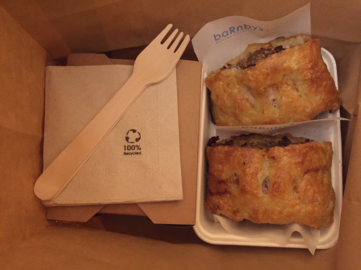 baRnby_s's tweet photo. Sausage rolls and brownies straight out of the oven ready for delivery to a local business
#lunchboxsorted
#businesstogether
#shoplocal
#smallbusiness
#bassetlaw
#worksop
#retford
#fridaytreat https://t.co/z3QQnIKf73