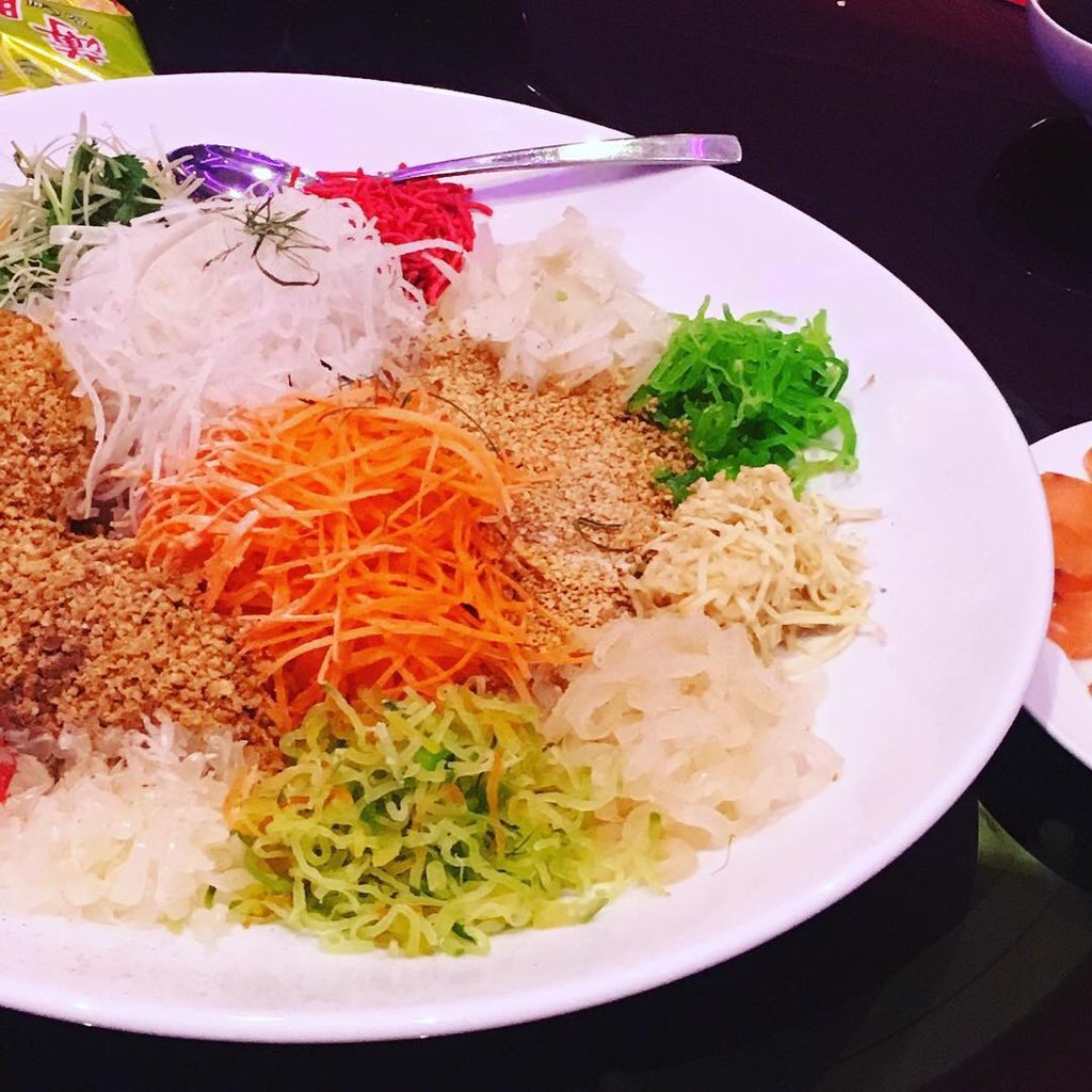 MalaysianByMay's tweet photo. We welcome the #YearoftheRat tomorrow. #ChineseNewYear celebrations last for 15 days! Next week, we are hosting 3 nights, celebrating in the truly Malaysian way, a super feast featuring #YeeSang/ Lo Hei. Join us, details here https://t.co/dVQ4GB45MX #supperclub #popup https://t.co/qwWvKy75gO