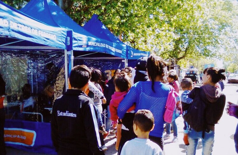 Municipalidad3F's tweet photo. DESDE TU BARRIO EN CIUDADELA
#AtenciónAlVecino, consulta por trámites, turnos y programas municipales, #OjosEnAlerta, #AMBASalud, aplicación #LaMuniConVos, #Empleo.
Ahora y hasta las 13.30 h
📌Plaza de los Artilleros - Pellegrini e Yrigoyen, #Ciudadela
https://t.co/lQIhItU2Ow https://t.co/HVRde0CqLd
