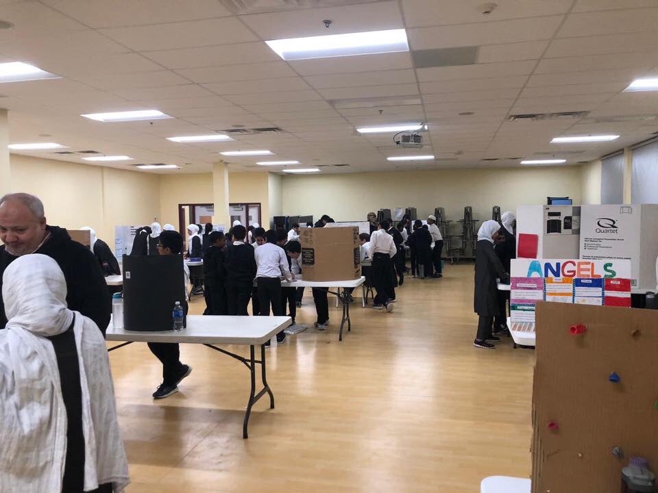 ReginaHuda's tweet photo. Parents, staff, and students came out for the first ever Gr. 6 and 7 Islamic Fair! Awesome work to students and Teacher Asmaa! https://t.co/1c1MSCNefv