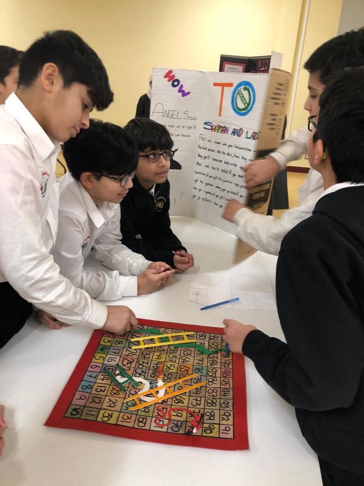 ReginaHuda's tweet photo. Parents, staff, and students came out for the first ever Gr. 6 and 7 Islamic Fair! Awesome work to students and Teacher Asmaa! https://t.co/1c1MSCNefv