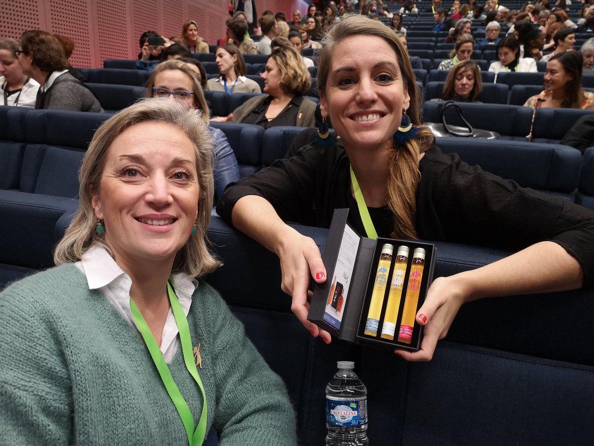 BougeTaBoite's tweet photo. Business entre Bougeuses @MctSpirits et @amherst_lady entre la Rochelle et #Laval 
Bravo !
C'est ça aussi #thinkbigher https://t.co/Pw8ED5ih1S