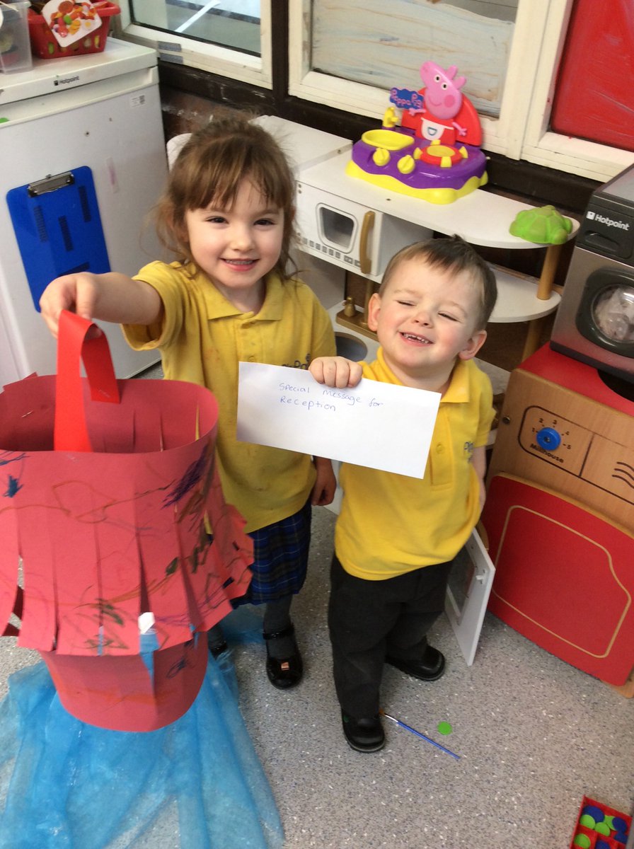 PlayPals_QUEST's tweet photo. This morning nursery received a message from reception wishing us a happy Chinese New Year, so we replied with a special message and we made them a Chinese lantern from nursery,which we delivered ourselves π₯’π₯‘π#TeamAbram #ChineseNewYear #communication,language,reading,writing https://t.co/e3pKNR0i8X