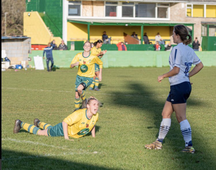 Abingdontownla1's tweet photo. Ladies Recent Form.......

Games - 6
Wins - 6 
Goals Scored - 30 
Goals conceded - 2 
Clean sheets - 4 
League position - 1st

#UpTheAbbots
#PromotionPush https://t.co/OjESsrrs8p