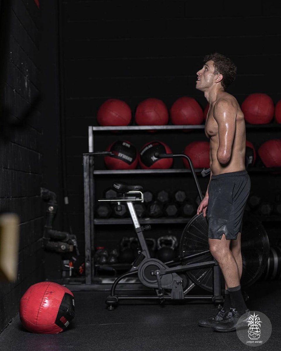 SingularWOD's tweet photo. Le hemos conocido y nos hemos enamorado. No os perdáis su historia.

https://t.co/M3NXSBkoSP

#singularwod #besingular #crossfit https://t.co/43RwyZ7UDE