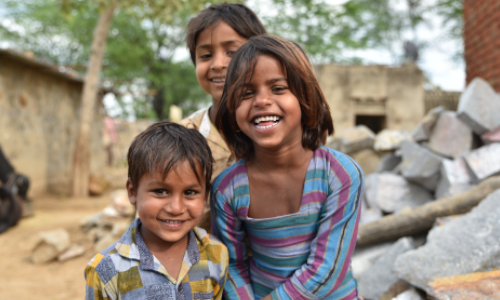 SaurSolidarites's tweet image. [#JournéeDelÉducation] 
L'accès à l’éducation, l’eau l'assainissement et l’hygiène peut changer la vie d’un enfant et lui donner l’espoir d’un avenir meilleur. 
Dans les projets que @SaurSolidarites  soutient, sensibiliser est une priorité. 
saur.com/profil/saur-so…