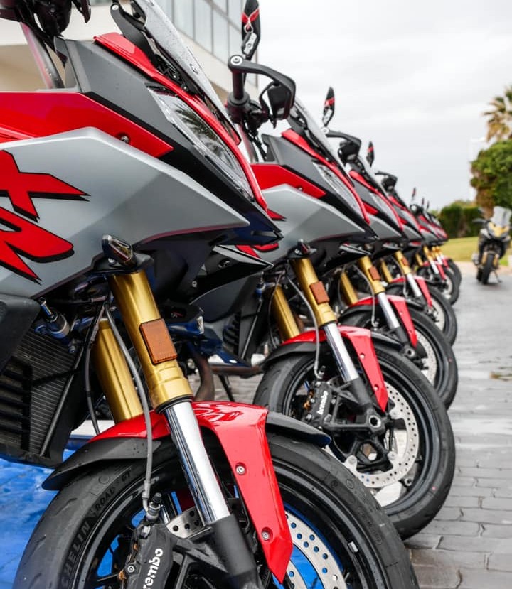ChesterMotorrad's tweet photo. Who's excited for the  F 900 XR? 🙋‍♂️
Packed with 105bhp from their 895cc parallel-twin engines, as well as multiple riding modes, ABS, traction control, TFT screen and more. But how will it ride? Find out and get a test ride booked. https://t.co/ivIA6Mcw3s