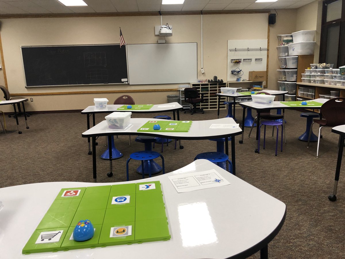 cthangvijit's tweet photo. Ready to learn about cardinal directions with 1st grade @NorthSideElem using Code and Go Mouse @LearningHandsOn #coding https://t.co/9uExSiIXjQ