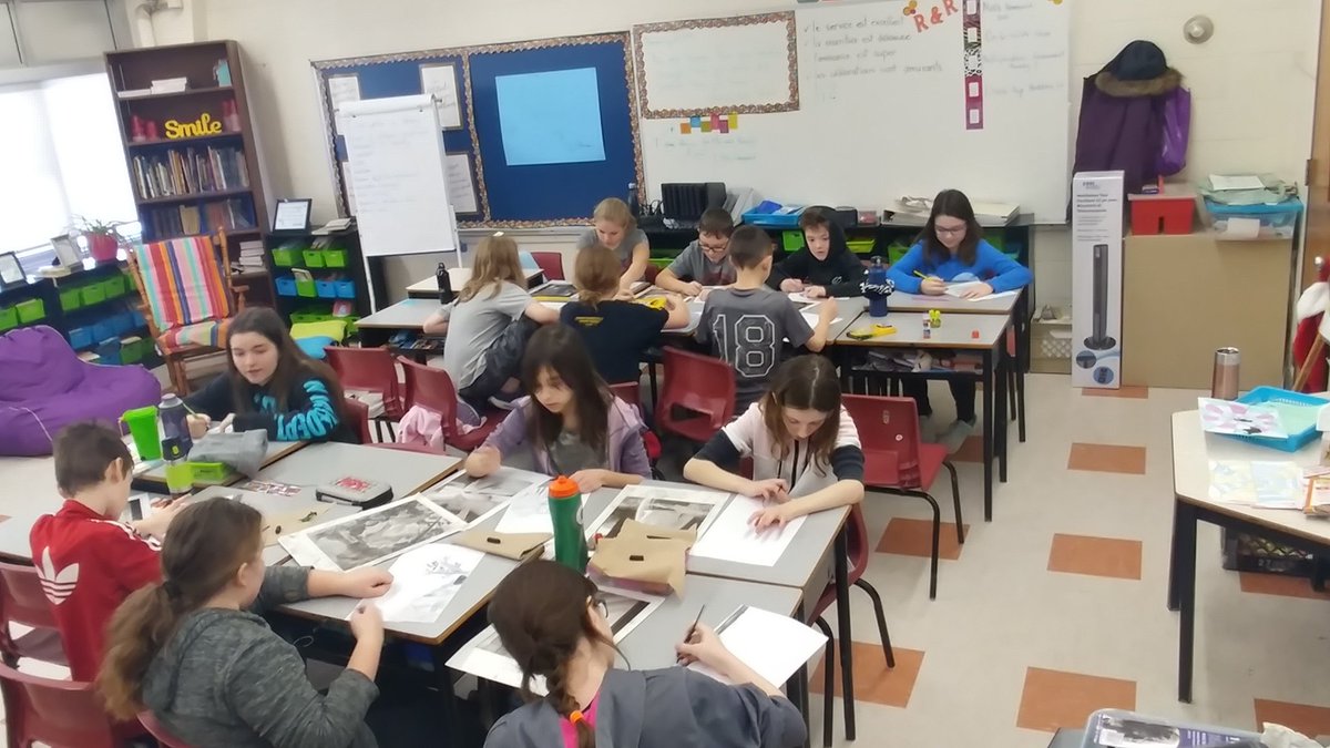 MrsTRichard's tweet photo. So engaged with our artwork this morning. Recreating pictures that inspired our stories using charcoals. #messywork #happystudents #happyteacher https://t.co/dSYJPAvnrh