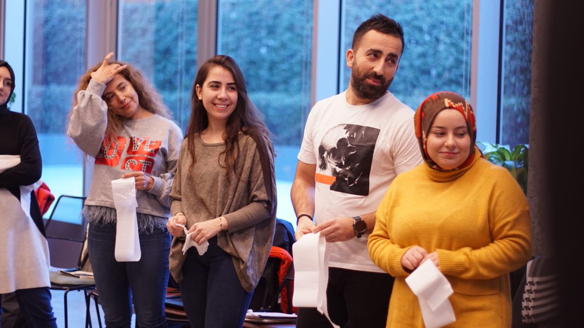 habitatdernegi's tweet image. Küresel dijital dönüşüme uyum sağlıyor, Blockchain eğitimlerine devam ediyoruz.😎

Beş gün sürecek olan İstanbul @BlockchainOkulu Projesi Gönüllü Mentor ve Proje Elçisi Eğitimimiz bugün başladı. 

#habitatheryerde
#blockchainokulu