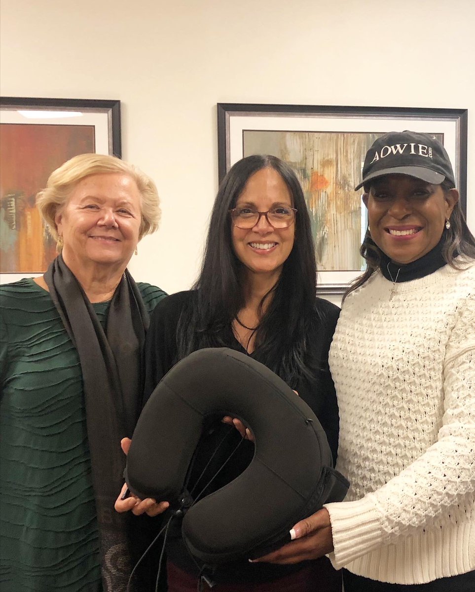 LisaAscolese's tweet photo. Look at this reaction! ππ€© #PRICELESS! Give it up for my client, Lisa Peach the #inventor of #SunHead! πThis is a well deserved, perfect #preproduction sample! πI want to hand YOU a prototype NEXT! Who has the next multi-million dollar #idea??? Email me! Lisa@inventingatoz.com https://t.co/7CGPNrUPJ8