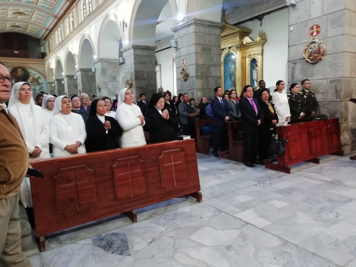 Gabriela Garces On Twitter Ahora En La Iglesia Catedral Se