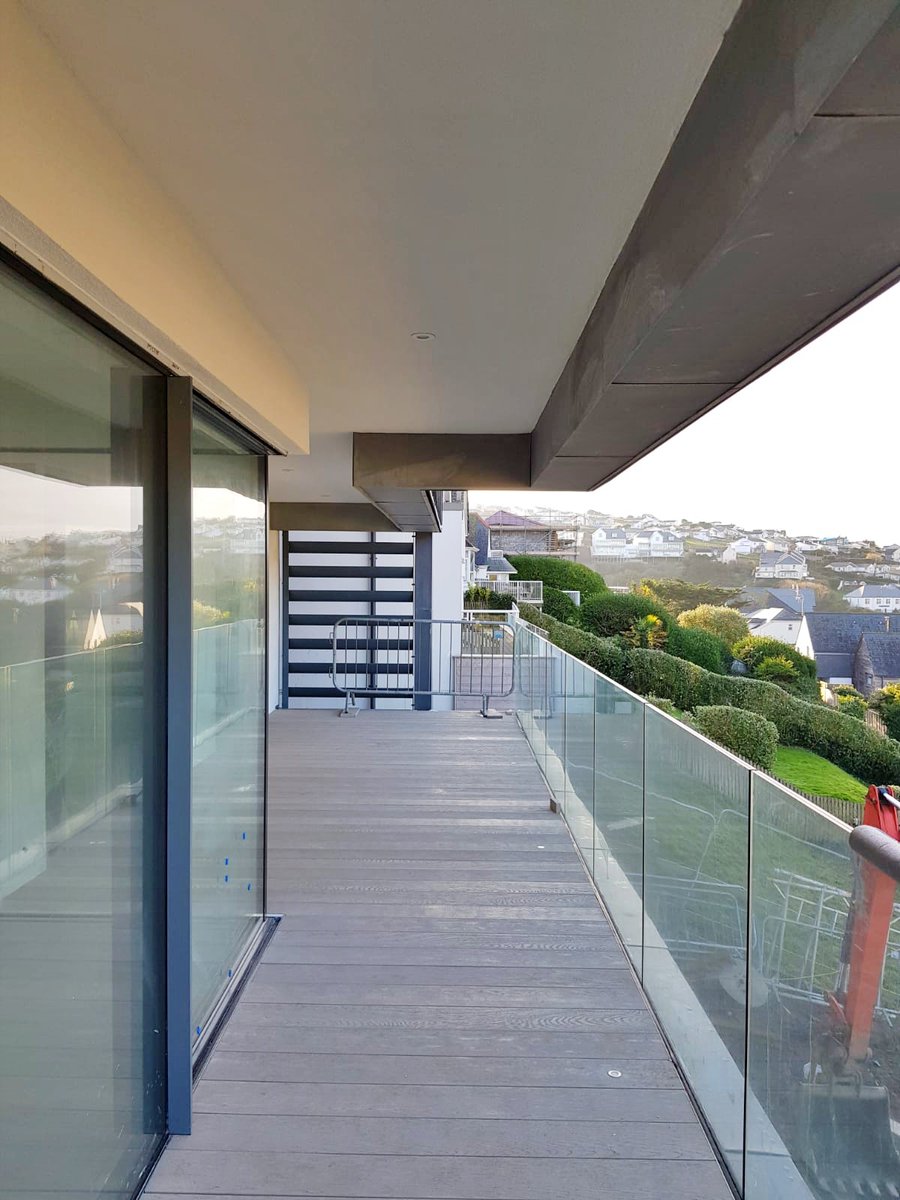 Seaspray | Hannafin Contractors

Work to the exterior complete with the application of an SPS thin coat render system onto render board with full interior boarding and skimming underway on another luxury development in Cornwall.