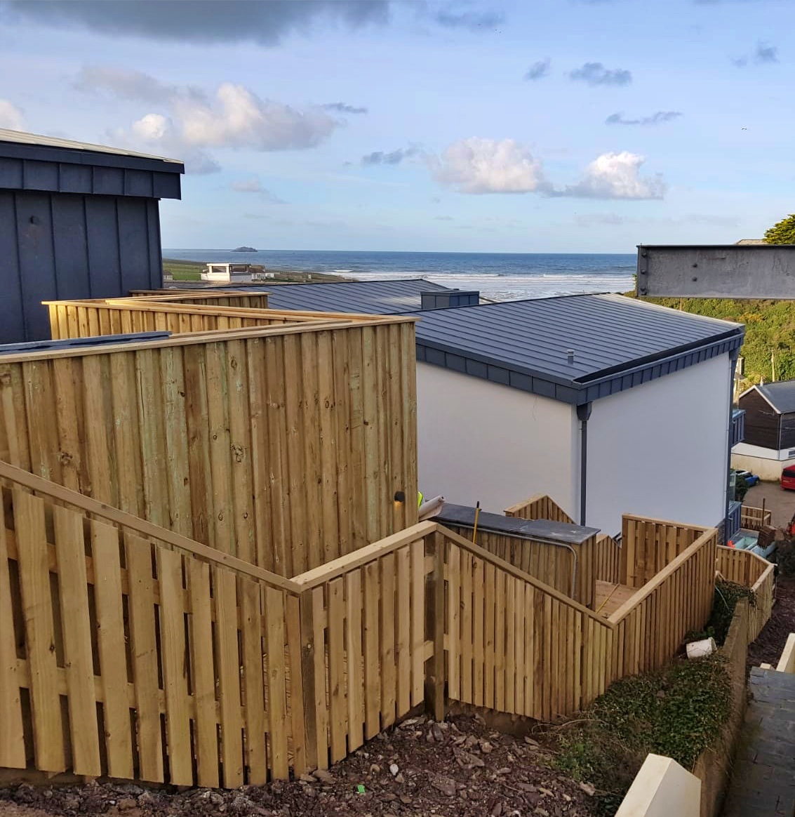 mpc_group1's tweet photo. Seaspray | Hannafin Contractors

Work to the exterior complete with the application of an SPS thin coat render system onto render board with full interior boarding and skimming underway on another luxury development in Cornwall. https://t.co/MP80Ra456m