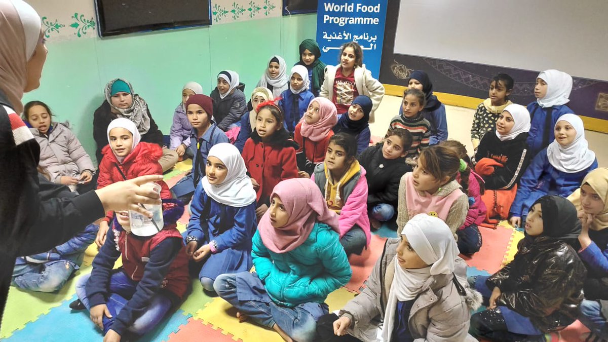1001meals's tweet photo. After a #1001meals session at @ZaatariCamp school, Assistant Principal, Ms. Nihad said: “The experience created an atmosphere of excitement...it sends an important message to the girls that dreams can come true &amp; that they can overcome challenges.” @WFP_MENA @UNESCO #EducationDay https://t.co/WW9LJTrfuV