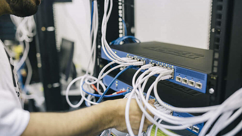 Fascinating stuff this.

<a href="/ixliverpool/">IX Liverpool</a>, a.k.a. The Liverpool Internet Exchange, are a not-for-profit start-up that are helping build a resilient high-speed fibre optic loop in our city.

They argue poor internet speeds contributed to us losing the C4 bid.

ixliverpool.net