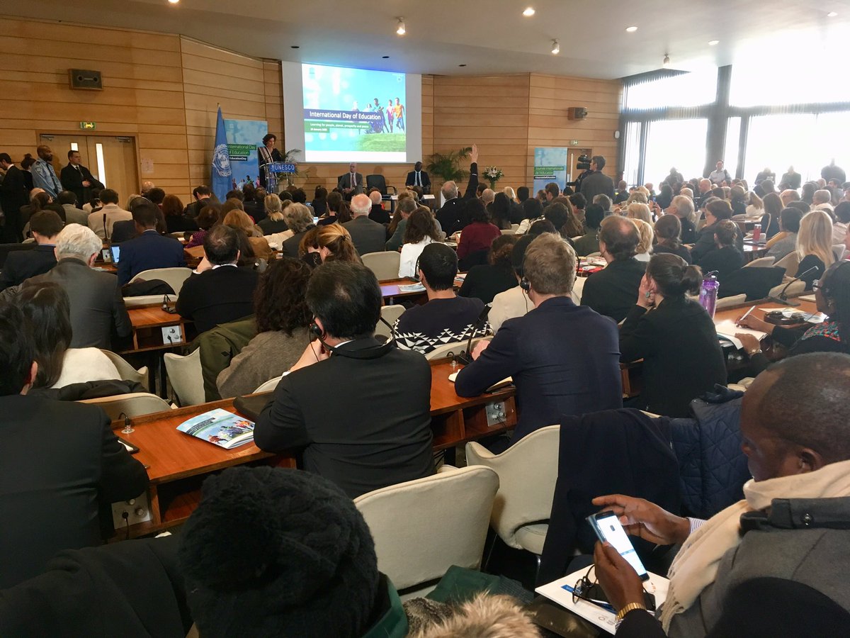 lpiparis_'s tweet photo. To celebrate the #EducationDay we invited &amp; gathered in partnership with @UNESCO_fr education leaders from around the world including youth leaders to talk about Learning for planet, people, prosperity &amp; peace 🌎🌍🌏

#JournéeDelÉducation #LearningPlanet #FestivaldelApprendre https://t.co/ywoPEJONTe