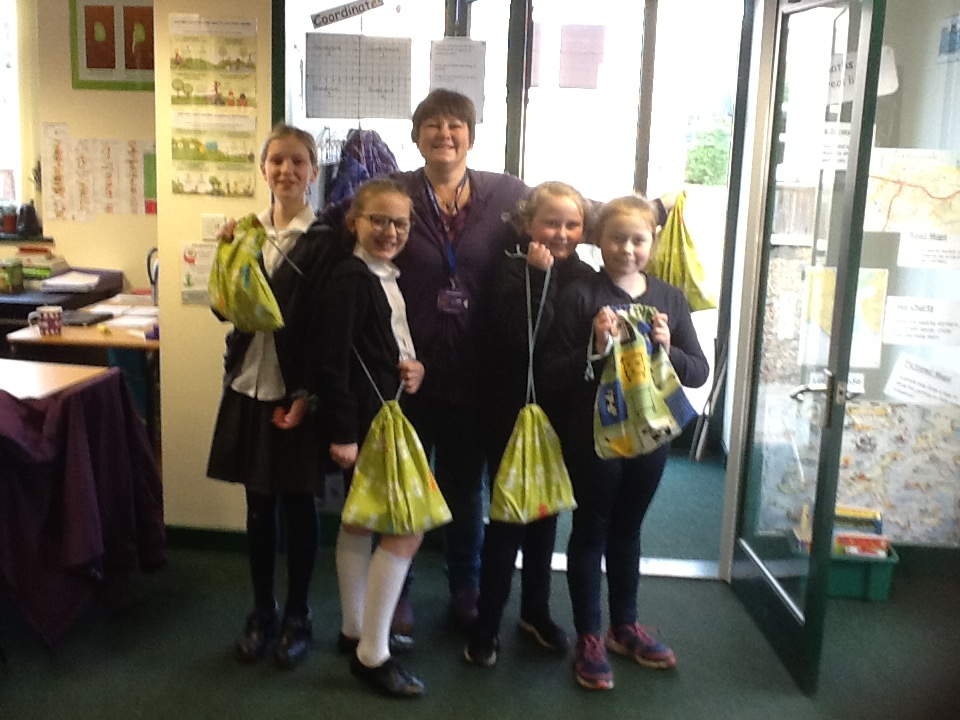 OFFICESPS's tweet photo. Our Sewing Club have been very industrious and have made some bags for our Forest School to carry their binoculars for the #BigGardenBirdWatch next week. @Natures_Voice #RSPB
#SCPSforestschool #SCPSsewingclub #SCPSYear5 #SCPSYear6 #SCPSoutdoorlearning https://t.co/gjbp6ODgnZ