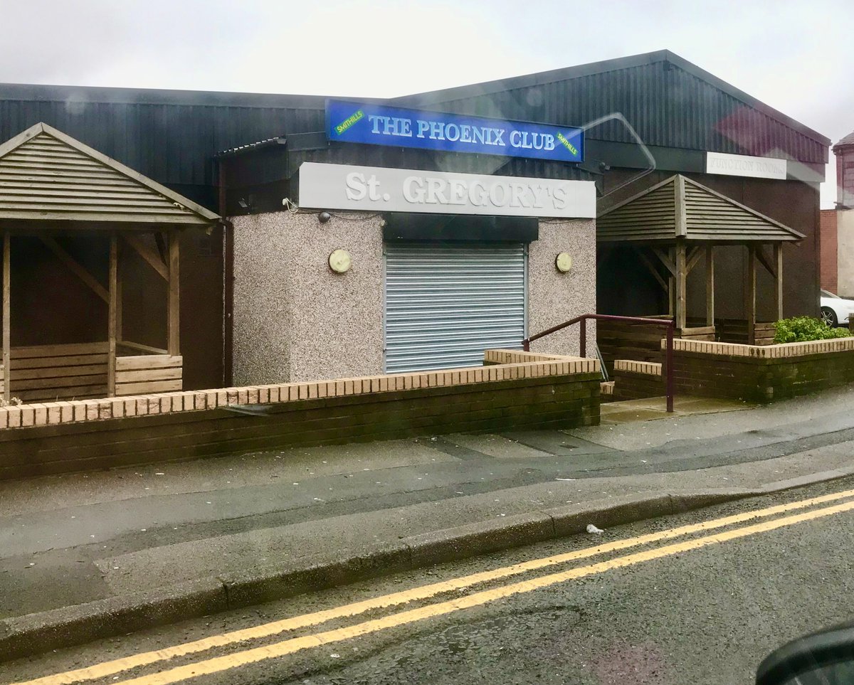 realclintonb's tweet photo. Arrived in Bolton for tonight’s sensational show at @AlbertHallsBTN ! I couldn’t resist a little pilgrimage here in Farnworth. See you tonight! #Bolton https://t.co/IpOFOP0i4m