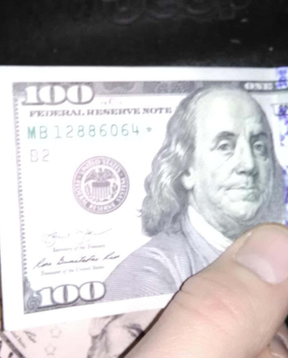 chadwicksirnio's tweet photo. BOOM! A Buddy from work just got this #starnote from the Bank, not too bad! #keepcheckingthatchange #starnotes #currency #currencycollector #currencycollecting #fancybanknote #fancynote #Fancyserial #rarenote #familyfun https://t.co/S7wDIjp3Ms