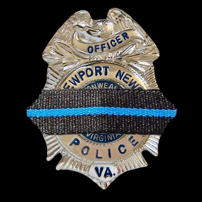 BordwineKelly's tweet photo. Rest dear sister, we have the watch from here.   #newportnewspd , #ThinBlueLine       “Blessed are the peacemakers, for they will be called the Children of God” Matthew 5:9 (NIV) https://t.co/34ba44WnO2