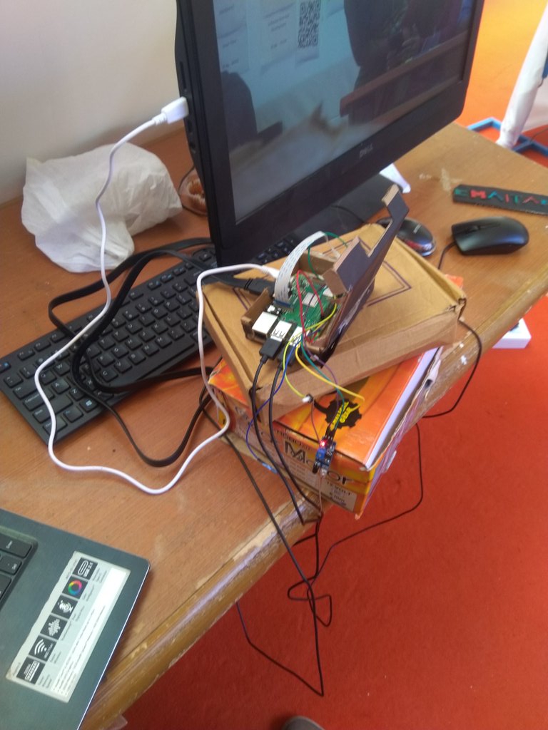 Chaitanya_024's tweet photo. Successfully finished.... Camouflage security camera using @Raspberry_Pi #SIH   #MyFirstRaspberryPi https://t.co/7lFDLgGU93