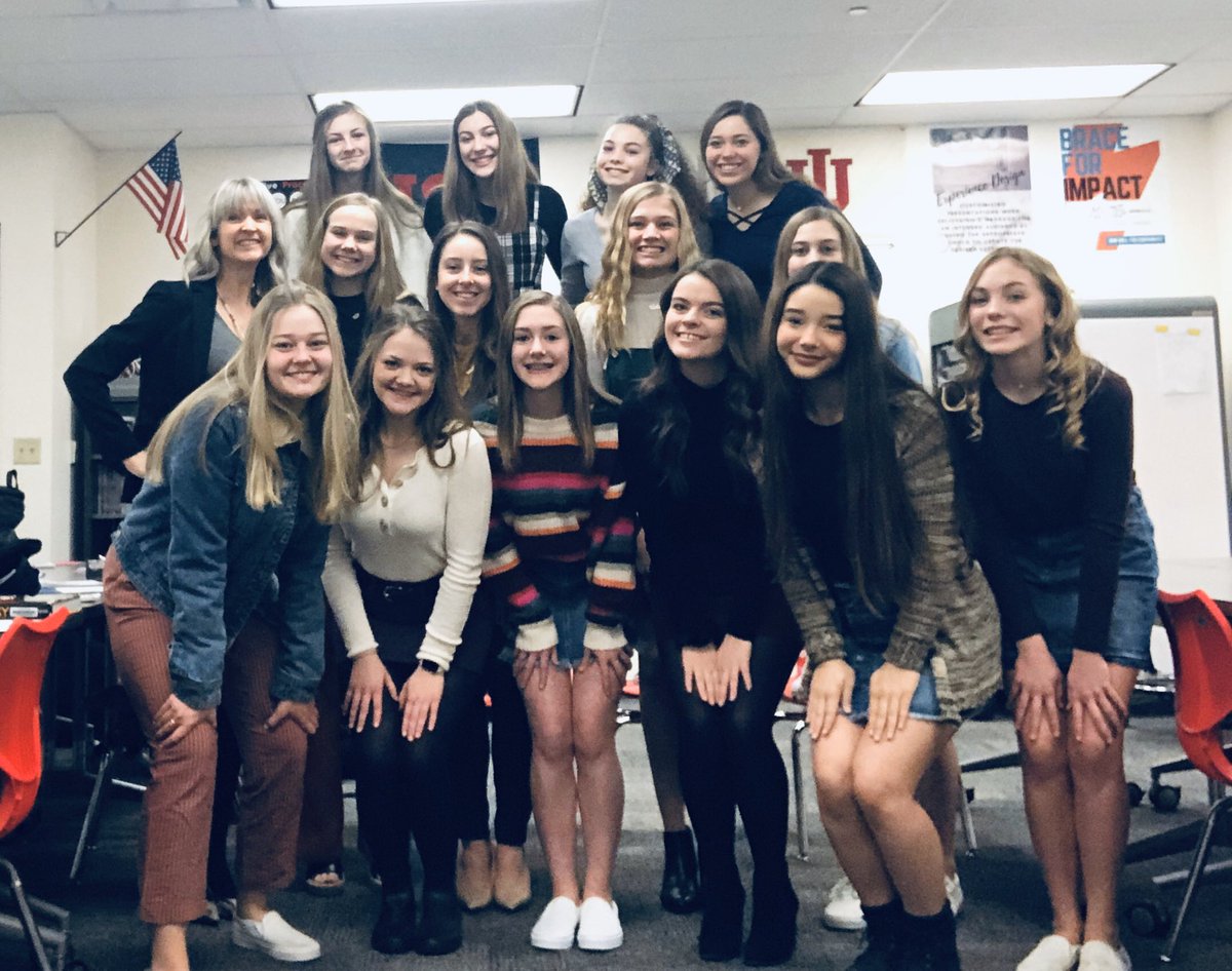GrantDanceTeam's tweet image. These dancers mean business!!! 🐾💪🏼❤️🙏🏼 I can’t believe it’s here!!! I’m not ready for the end. #dancefor1more #sectionalsweek #fancyfriday #GCHDVDT #dancefam