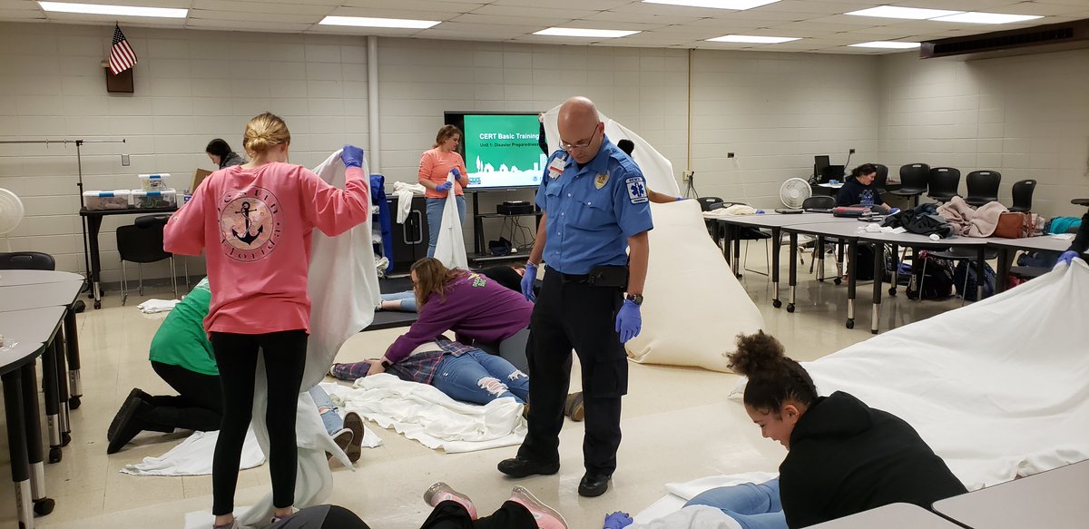 MCCTCHOSA's tweet photo. CERT training with Mr. John Holliday #techpride @alabamahosa  #igniteexcellenceMCSS #mcctchosa https://t.co/c3lnGvqVpR