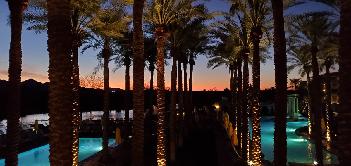 SupplyChainAI's tweet photo. A beautiful start to the first day of #FMIMidwinter!  I'll be on stage at 10:20 talking about how AI can reduce waste in the Fresh supply chain - hope to see you there! https://t.co/LRqa2VGvml
